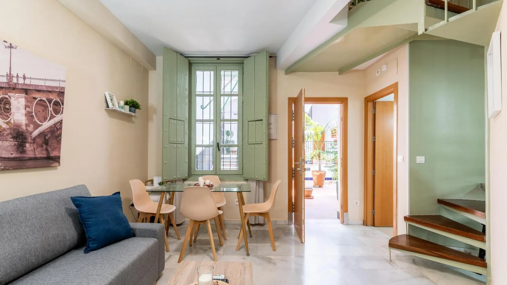 Edomus San Jacinto Apartman Sevilla Spanyolország