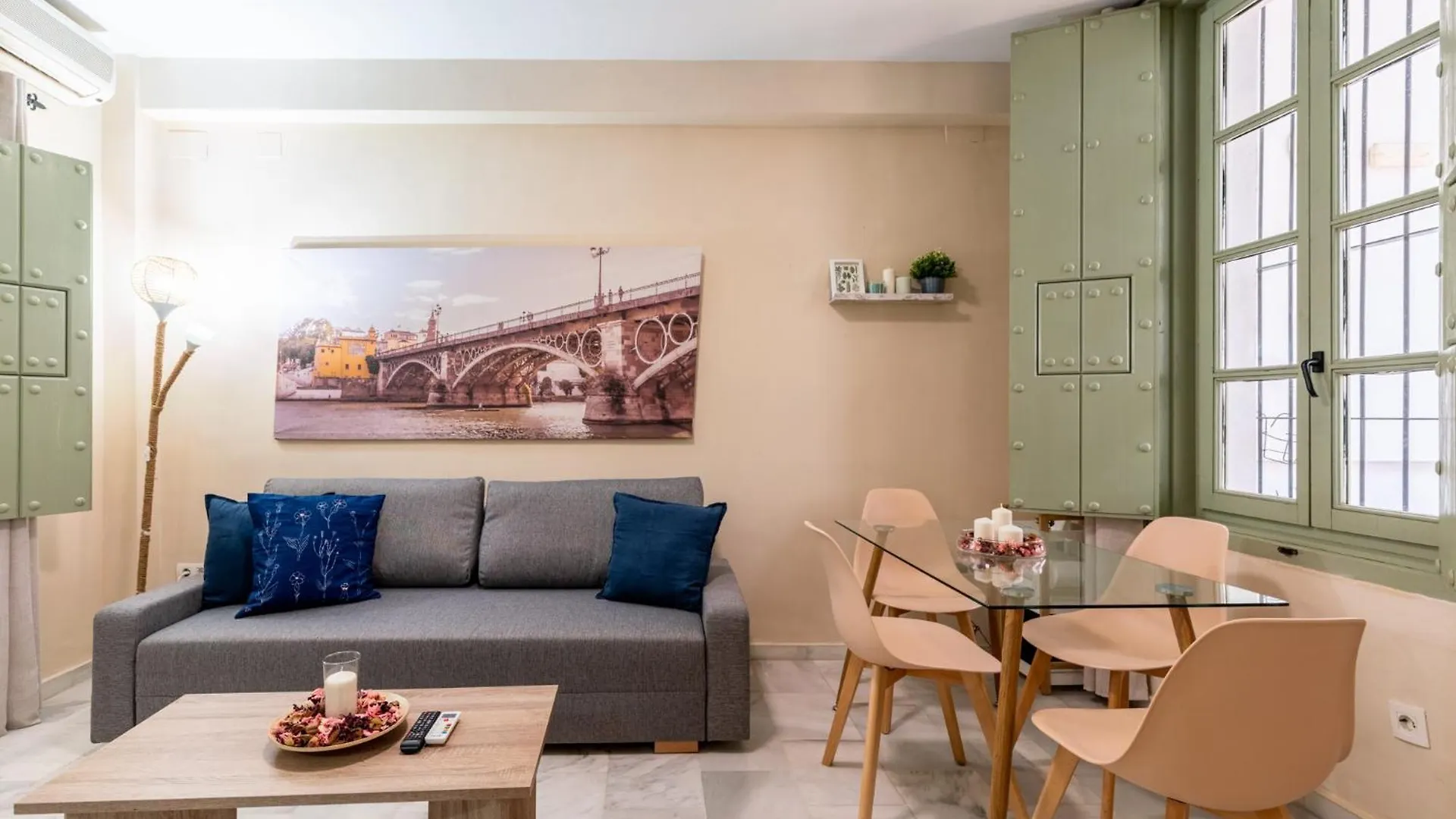 Edomus San Jacinto Apartman Sevilla