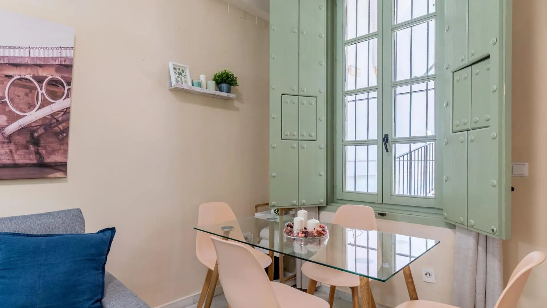 Edomus San Jacinto Apartman Sevilla