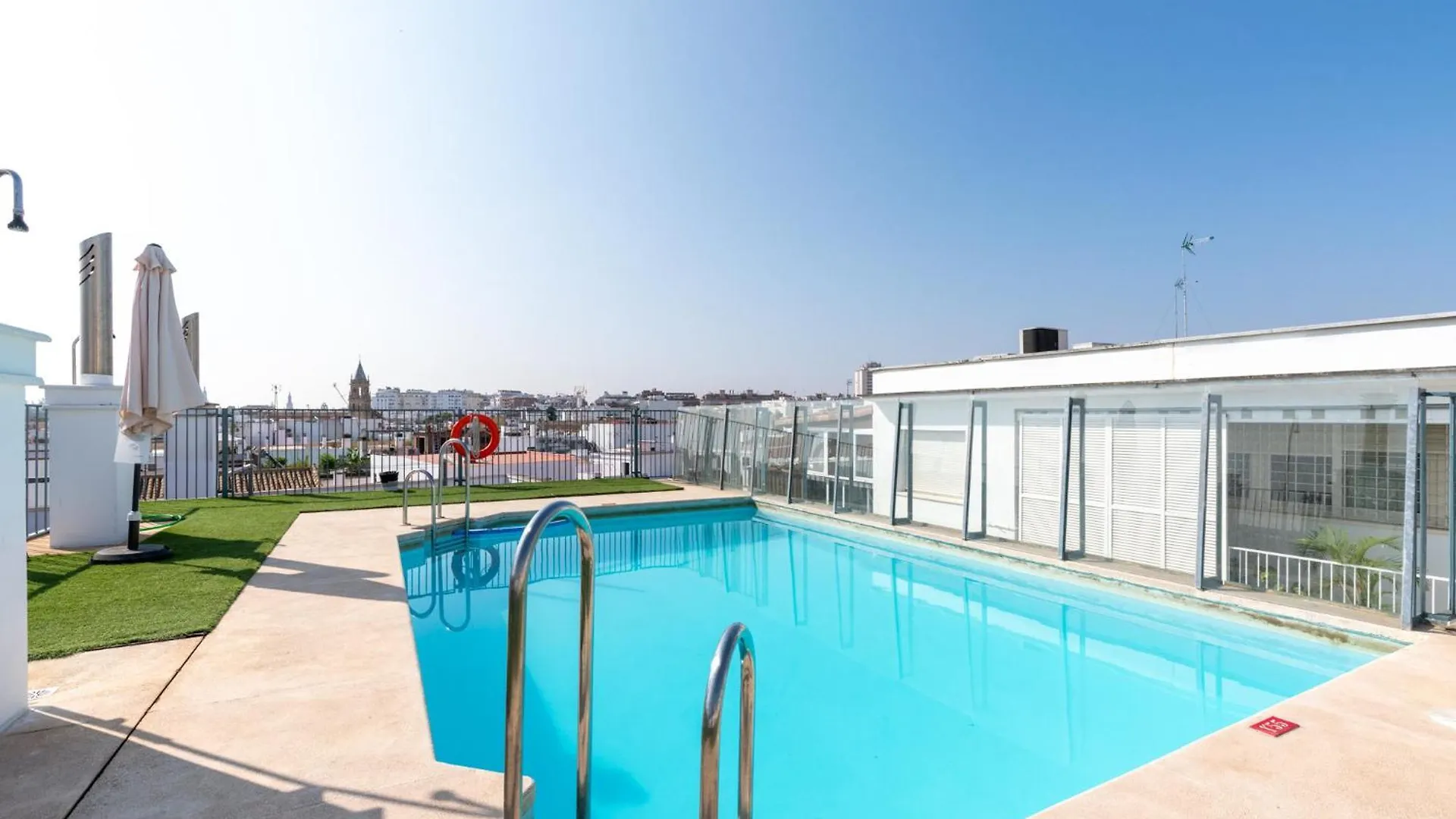 Edomus San Jacinto Apartman Sevilla